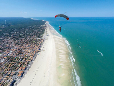 Saut en parachute en tandem au-dessus de la pointe du Médoc