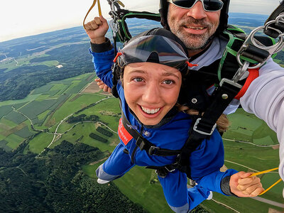 Skydive sulla Foresta Nera con paracadutismo in tandem a Merdingen per 1 persona