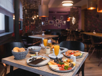 Box Stilvoller Start in den Tag: Frühstück mit Sekt für 2 Personen in Köln