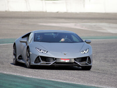 Cofanetto 2 giri in Lamborghini Huracán EVO sul Circuito Internazionale di Busca in Piemonte