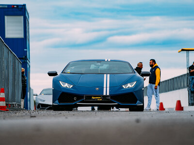 2 giri in Ferrari, in Lamborghini e in Subaru sul Circuito Internazionale di Busca in Piemonte