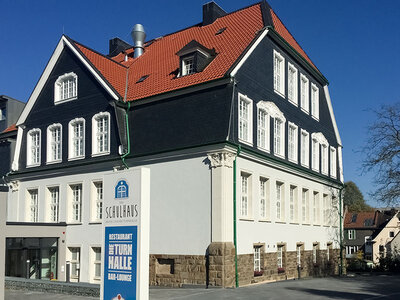 Geschenkbox Genussvolle Schulzeit: 2 Übernachtungen mit Dinner im alten Schulhaus