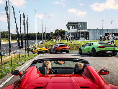 Gaveæske 4 omgange på racerbane som co-driver i Lamborghini Huracan