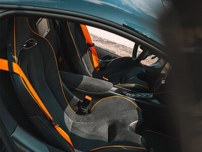 1 giro alla guida di una McLaren Artura Performance sul Circuito di Castelletto di Branduzzo