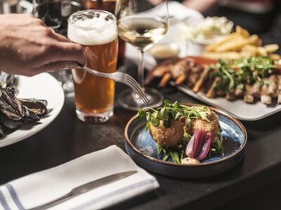 Padel, tvårätters, & ölprovningsbricka för 4