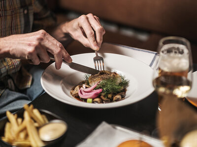 Vinmiddag för 2 på Två Feta Grisar