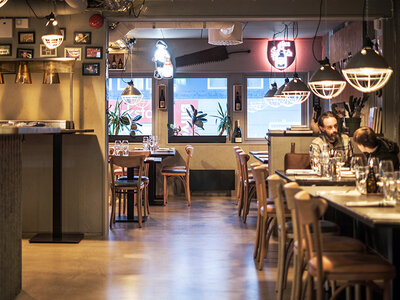 Box Vinmiddag för 2 på Två Feta Grisar