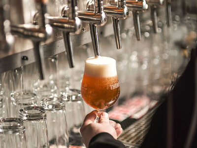 Box Dart & hamburgare på bryggeripub