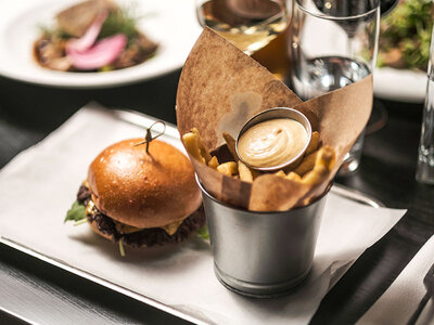 Presentbox Dart & hamburgare på bryggeripub