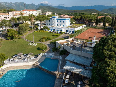 Coffret cadeau 2 jours en famille dans un hôtel avec vue mer en Corse près de Bastia