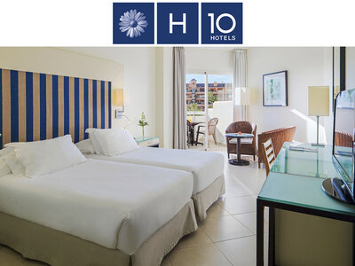 Caja regalo H10 Estepona Palace 4*, Málaga: 1 noche desayuno, cena y spa para 2