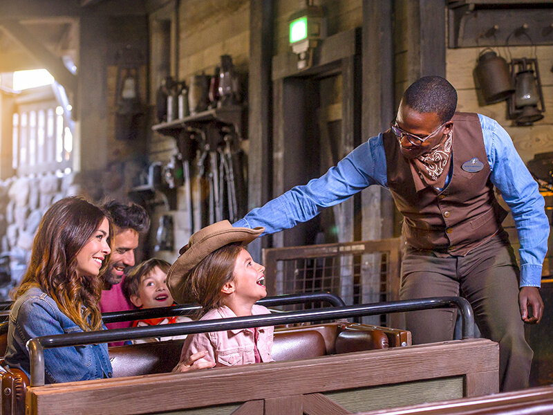 Disneyland® Paris entrée Medium Summer pour 2 adultes et 2 enfants (2