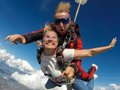 Coffret cadeau Saut en parachute tandem en Occitanie