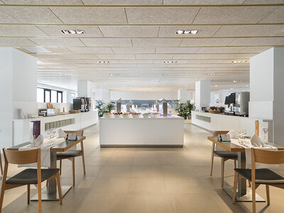 AQUA Hotel Silhouette & Spa - Adults Only 4*, Costa Brava: 1 noche en habitación premium y desayuno