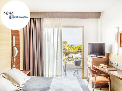 Caja regalo AQUA Hotel Aquamarina & Spa 4*: 1 noche en habitación premium con desayuno para 2