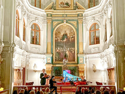 Geschenkbox Einzigartiges Klassikkonzert und 3-Gänge-Menü für 2 in München