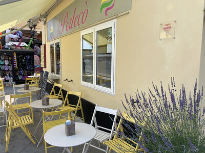 Gelato in riva al mare ad Alassio: degustazione di 5 gelati gourmet ai fiori per 4 persone