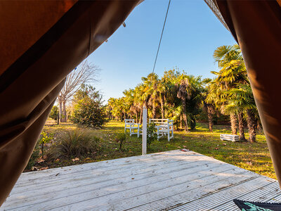 Cofanetto regalo Glamping in Toscana: 2 notti in Bell Tent immersa nella natura vicino a Pisa