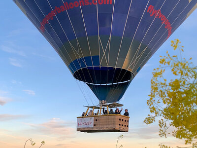 Caja Segovia desde lo alto: 1 vuelo en globo de 1h, brindis y pícnic para 2 personas