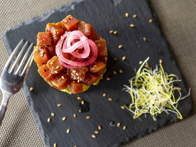 Caja regalo Saratoga Ctra Barcelona: 1 menú con bebidas para 2 personas