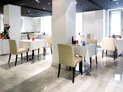 Hospes Amérigo, Alicante: menú degustación de 5 platos con vino para 2