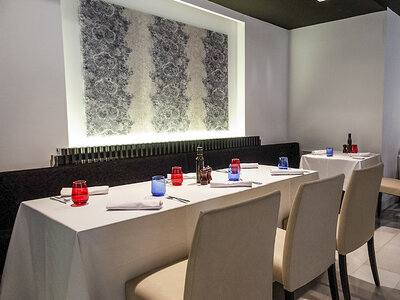 Caja Hospes Amérigo, Alicante: menú degustación de 5 platos con vino para 2