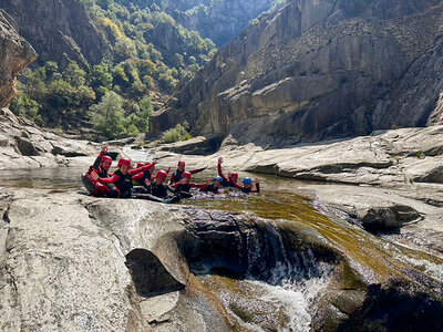 Demi-journée de canyoning dans le Parc naturel des Monts d'Ardèche pour 1 adulte et 1 enfant