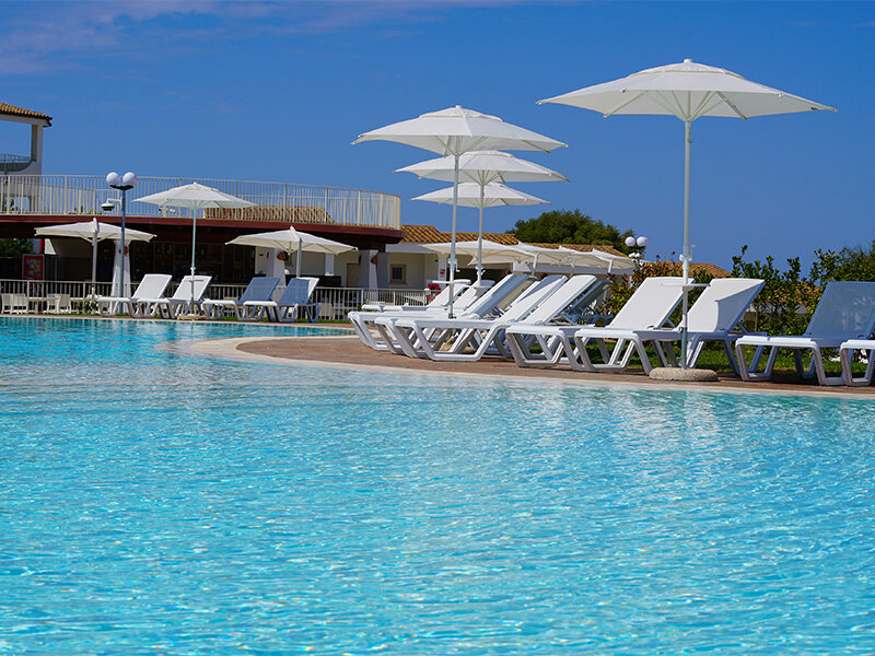 Felicità vista mare in Sardegna: 1 notte con percorso benessere, spiaggia e cena