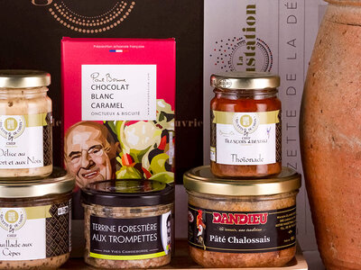 Coffret Coffret 7 services livré à domicile : produits de sélection MOF, terrines et vin