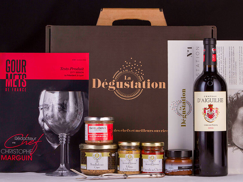 Panier gourmand L'Étoilé à domicile : piperade, rillettes, terrines, pâte à tartiner et vin