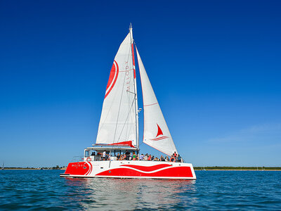 Coffret Croisière romantique en catamaran au fort Boyard avec champagne pour 2