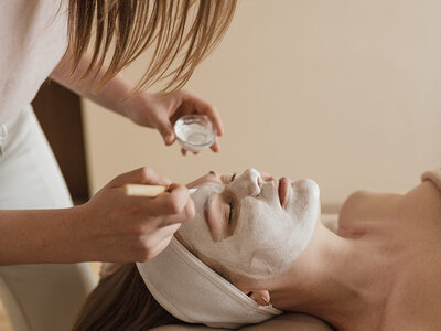 Clinique Beauté: tratamiento revitalizante facial de 1h para 2 personas