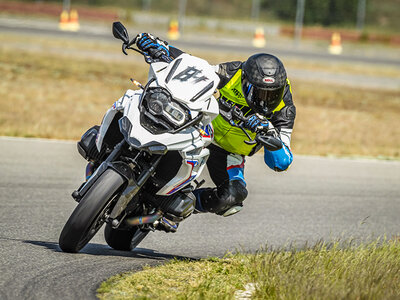 Geschenkbox Sportbike-Training für Einsteiger: Ganztägiger Kurs auf dem Spreewaldring