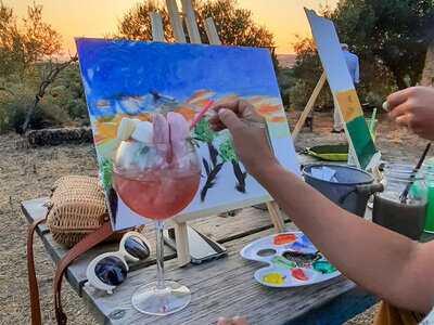 Originale serata con aperitivo e pittura su tela al tramonto tra gli ulivi in Sardegna