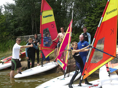 Box Wind im Haar beim 2-tägigen Windsurfing-Kurs im Fränkischen Seenland