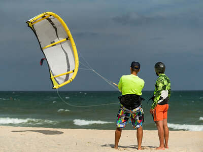 Boks Kitesurfing introkursus hos Aarhus Vandsportscenter for 1