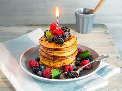 Coffret cadeau Petit-déjeuner d'anniversaire : à la maison ou au restaurant