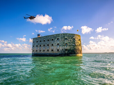 Coffret cadeau Vol en hélicoptère de 20 min pour 2 personnes au-dessus du fort Boyard