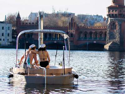 Geschenkbox 1,5 Stunden Badeparadies auf den Badedampfer auf der Spree mit Sektgenuss für 2