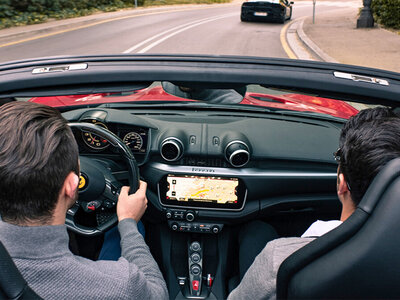 Caja regalo A toda adrenalina por Barcelona: 1 ruta en Ferrari de 40 min por Montjuïc para 1 persona