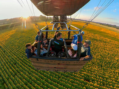 Caja ¡Explora el Empordà! Vuelo en globo de 1h con reportaje de vídeo y foto para 1 persona