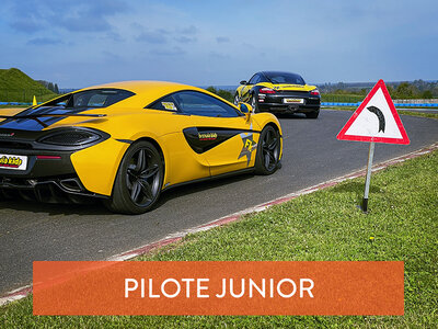 Coffret cadeau Stage pilotage enfant : 6 tours de circuit au volant d'une McLaren 540C