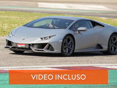 Cofanetto regalo 3 giri in Lamborghini Huracán EVO sul Circuito Varano de’ Melegari e video ricordo