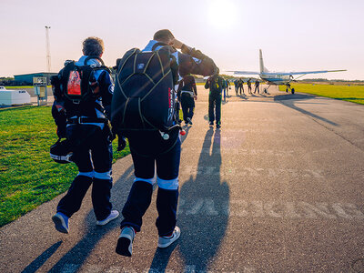 Tandemspring fra 4,5 km. med Dropzone Danmark for 1