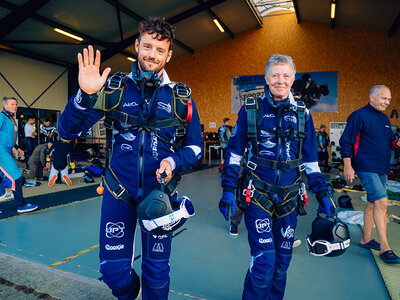 Boks Europas højeste HALO tandemspring fra 7,6 km. med Dropzone Danmark for 1