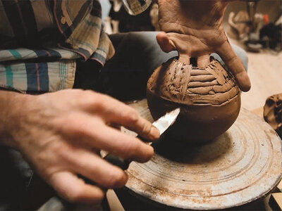 Cofanetto regalo Laboratorio di terracotta e romantica degustazione vicino a Latina