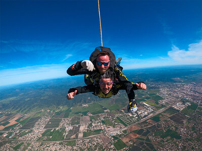 Salto en paracaídas de 3000 metros en Córdoba