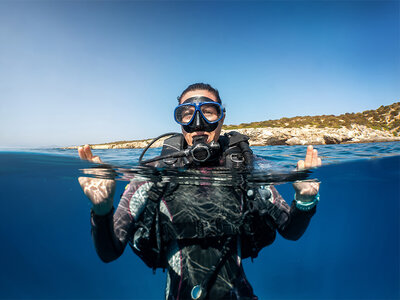 Caja Bono regalo de 80 € para canjear por 1 bautismo de buceo de 4h para 1 persona