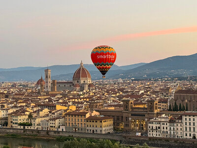Cofanetto regalo 1 emozionante volo in mongolfiera in Toscana