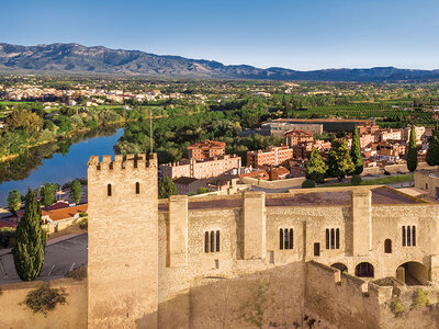 Caja 2 noches en Paradores y sesión de spa para 2 personas